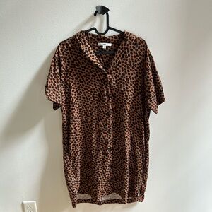 Vans brown patterned button-up dress.